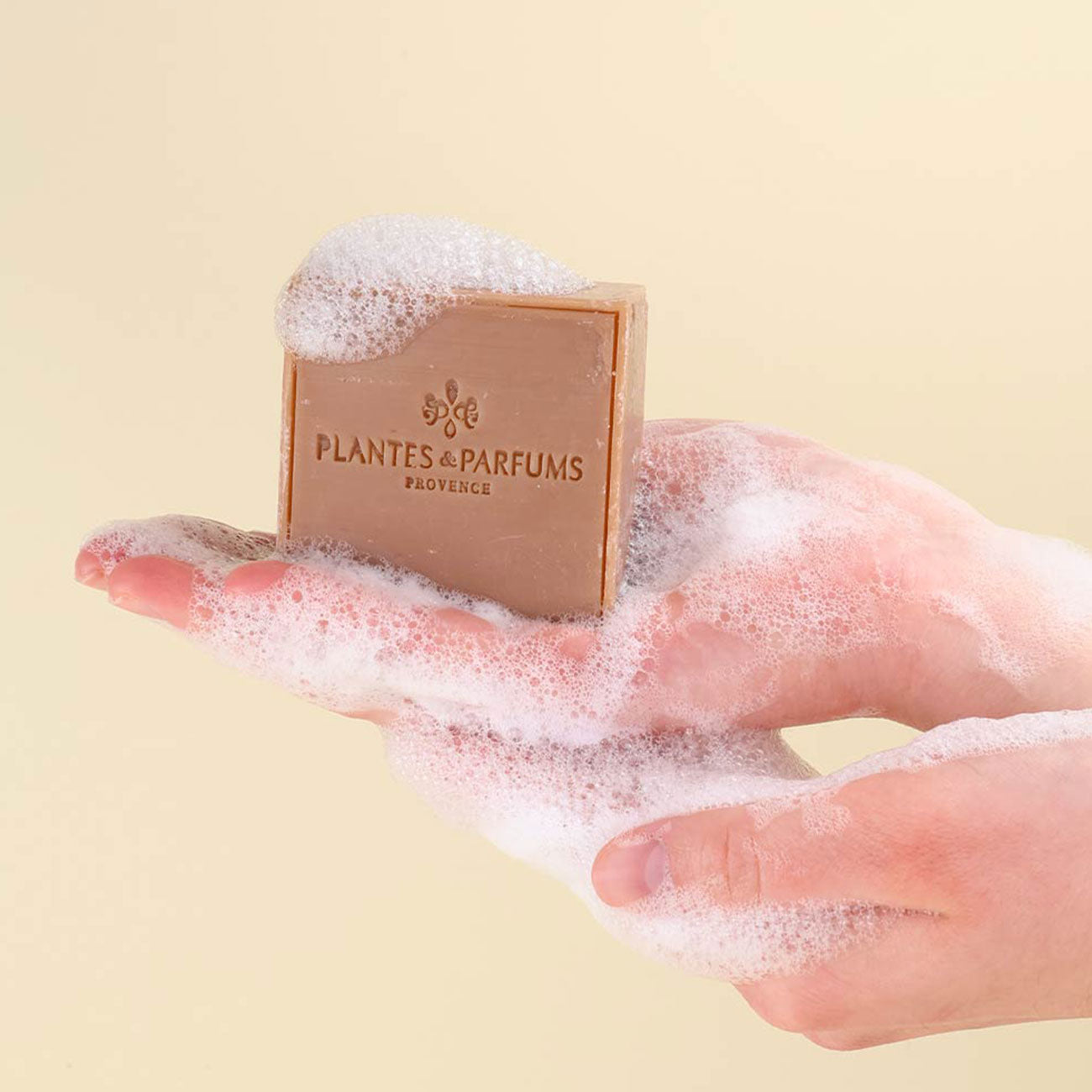 Découvrez les bienfaits du savon de Marseille  : un trésor authentique pour la peau et la maison
