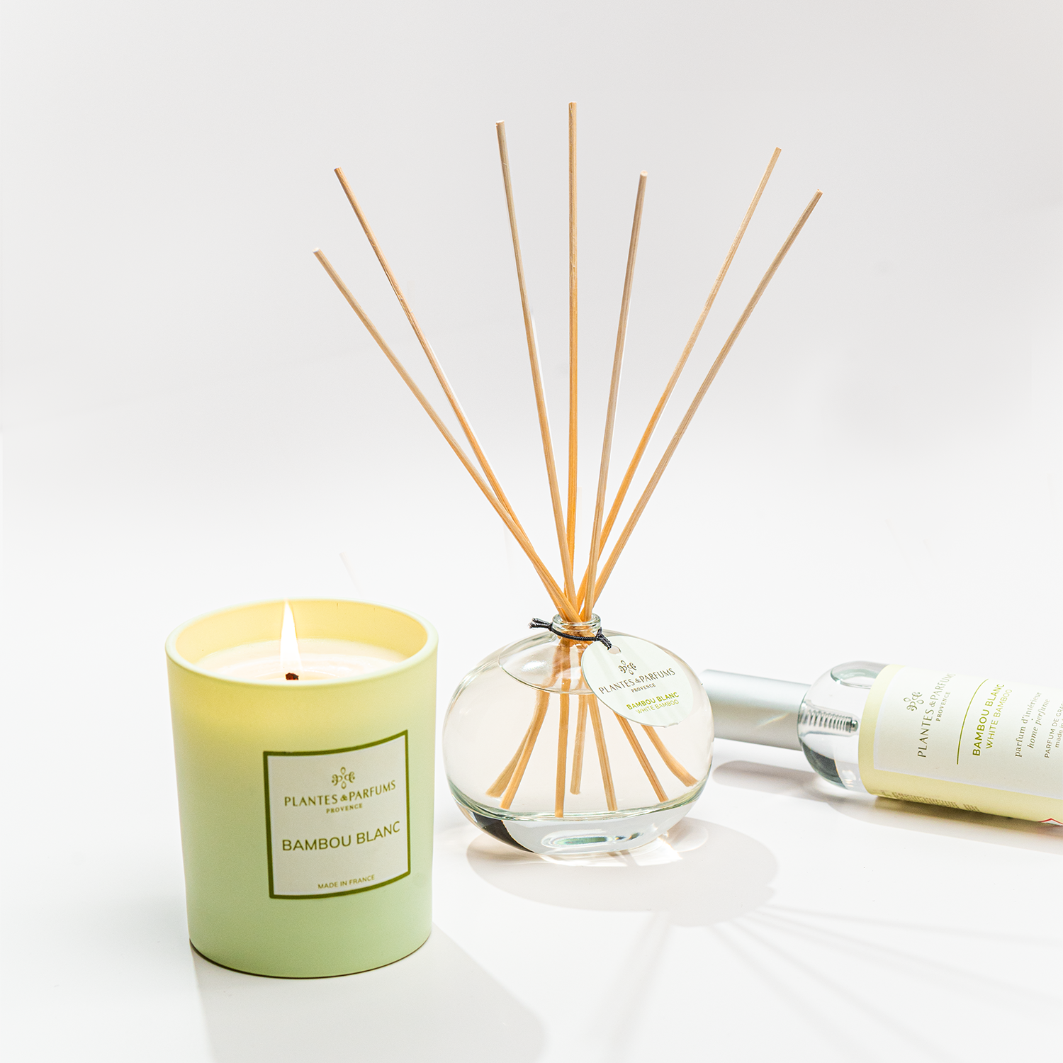 Bambou Blanc Bougie Parfumée 180g avec étui